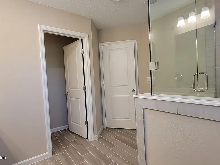 12880 Josslyn Ln — Photo 15