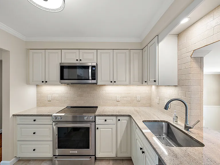 2546 Dorchester Rd — Photo 19