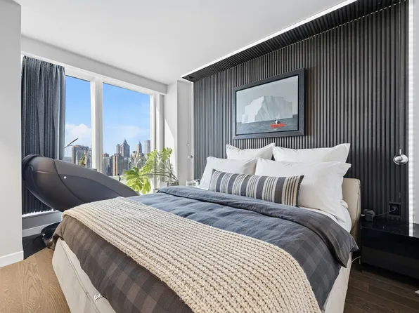 252 South Street image 4 of 13