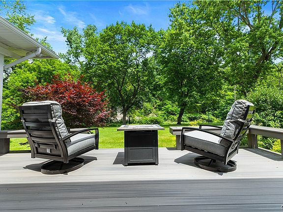 5th image of 5 Hingham Rd