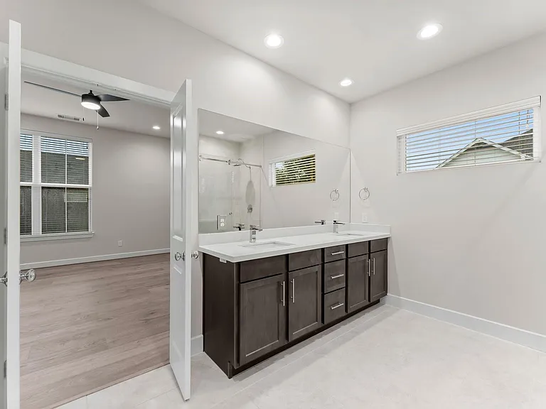5905 Haring Ln — Photo 22