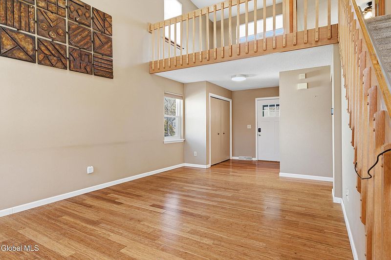 5th image of 35 Heyden Road