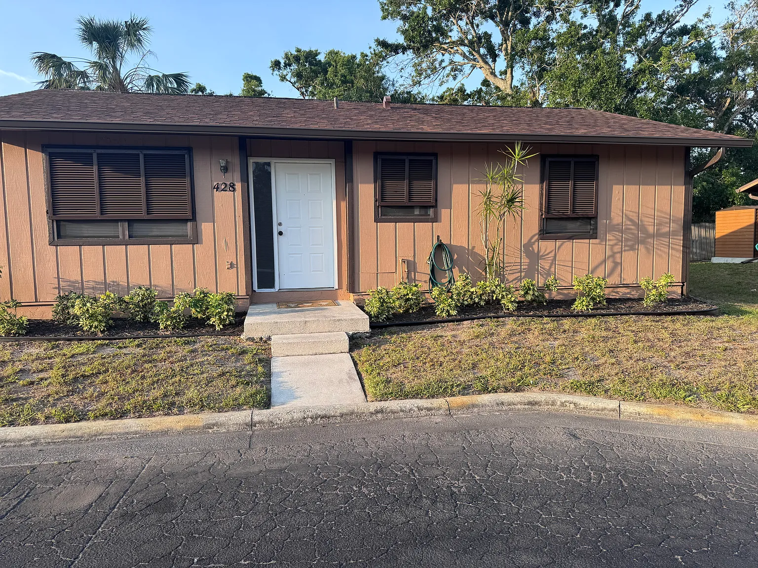 2 bed, 976 sqft, $1,550 — Photo 1