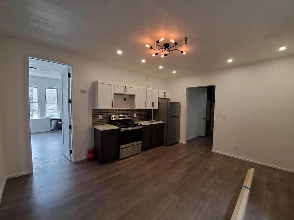 1st image of 418 Central Ave #306