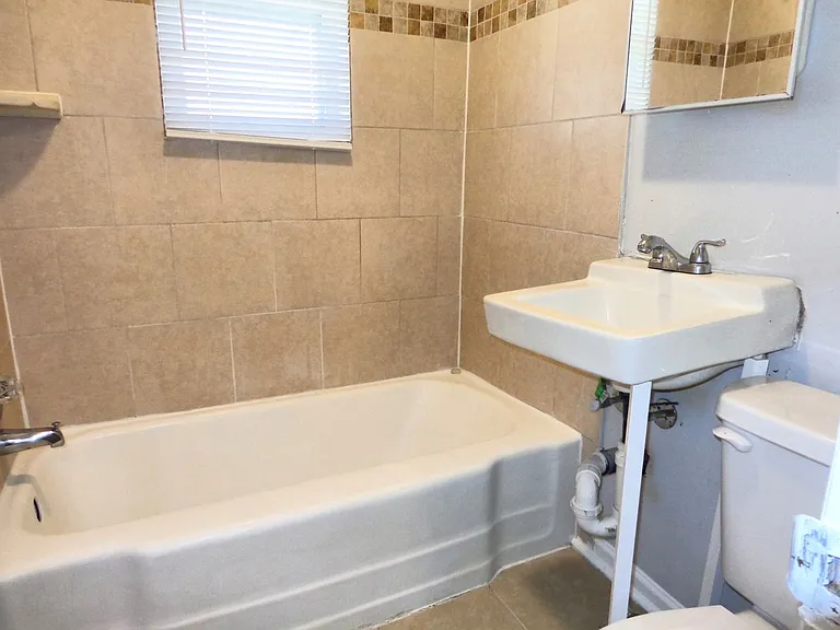 Pembroke Pines Apartments — Photo 23