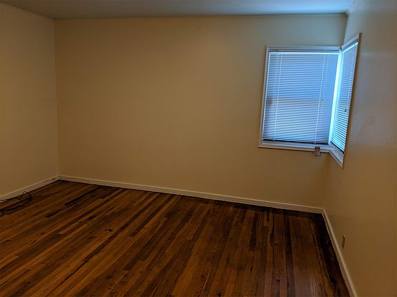 5th image of 2093 Whelan Ave