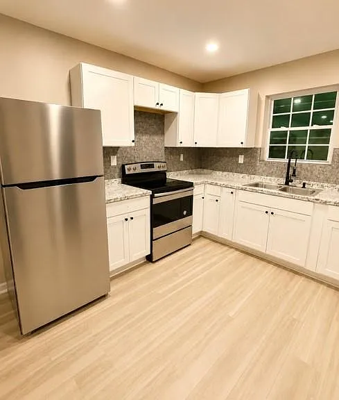 3096 Sharon Dr — Photo 3