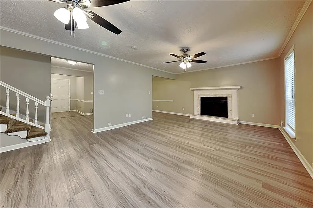 Building Photo - 2075 Pinella Dr