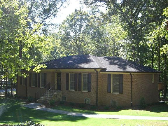 3rd image of 351 Maple Wood Dr