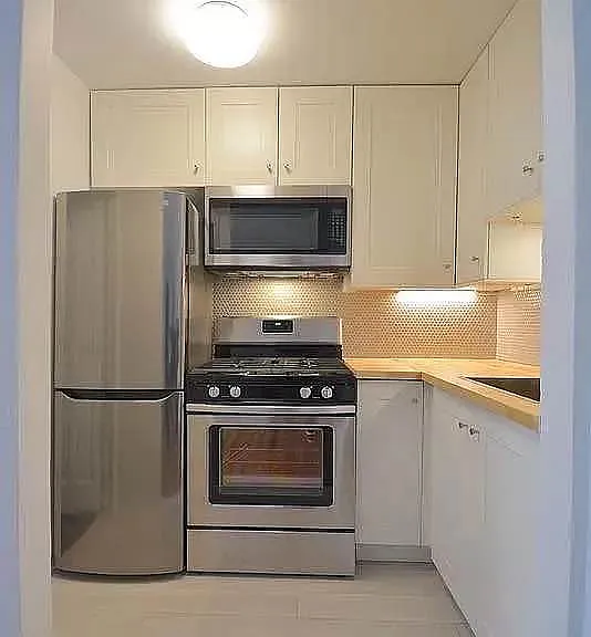 276 E 10th St #BF — Photo 11