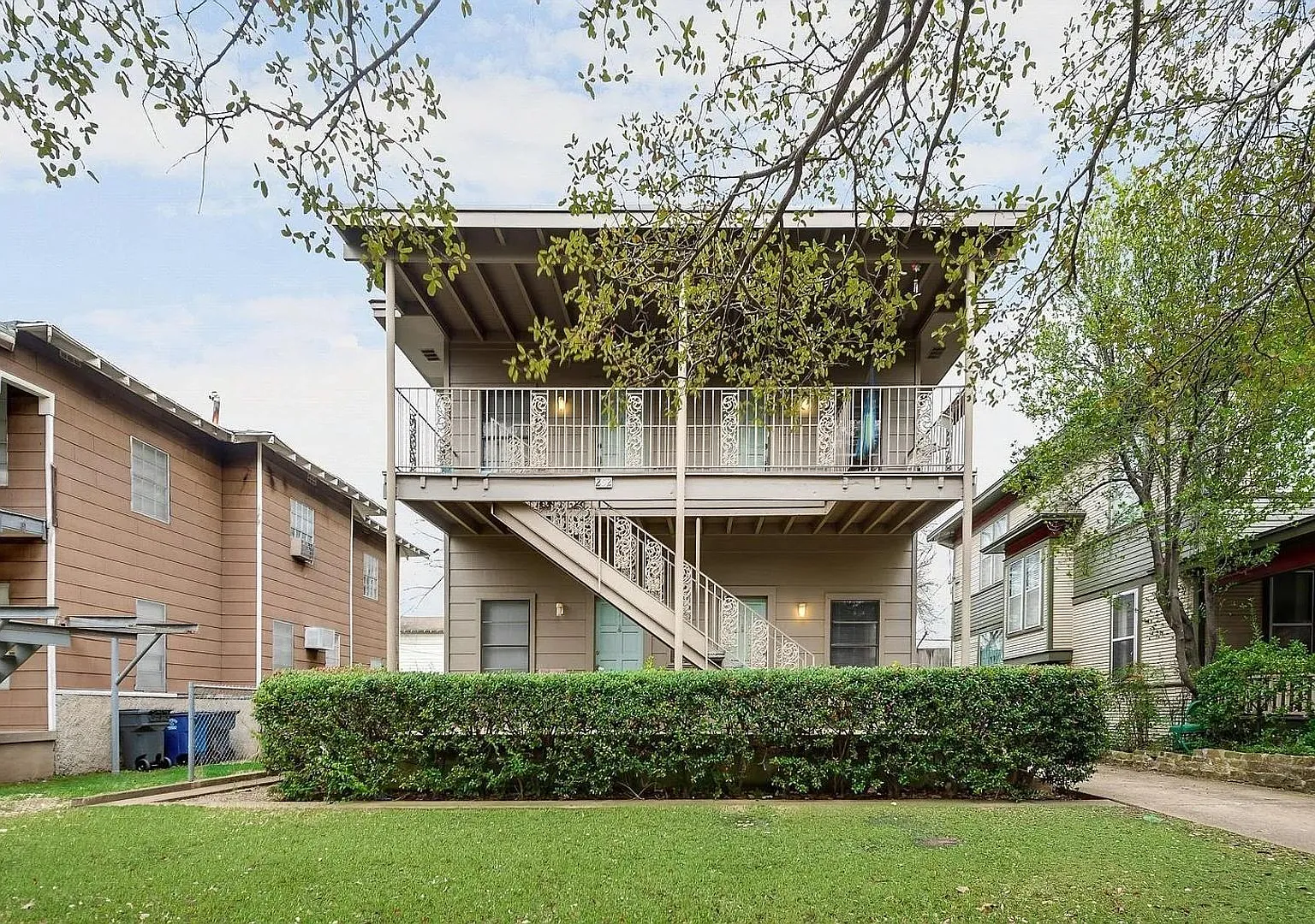 202 S Willomet Ave — Photo 2