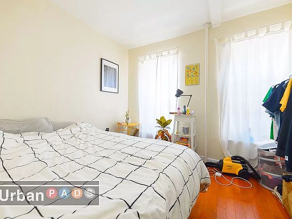 5th image of 585 Saint Johns Pl APT 2