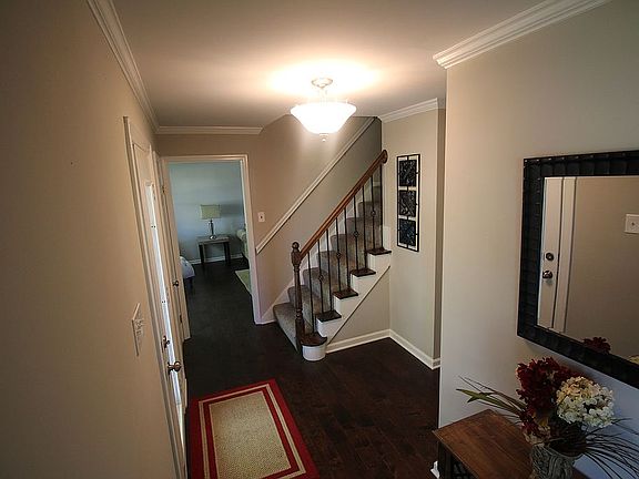 3rd image of 11124 De Malle Dr