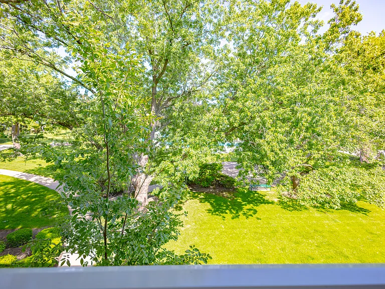 930 Beau Dr #312 — Photo 11
