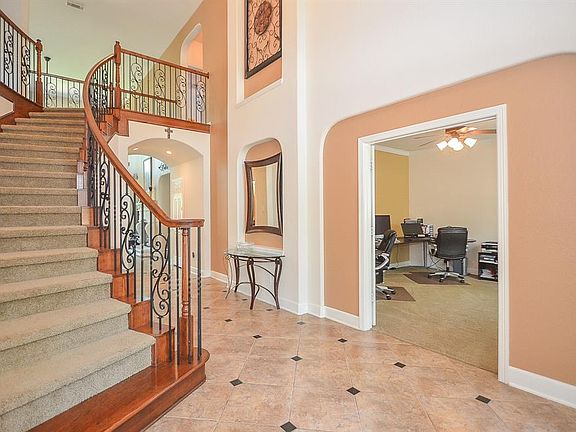 3rd image of 3111 Road Runner Walk