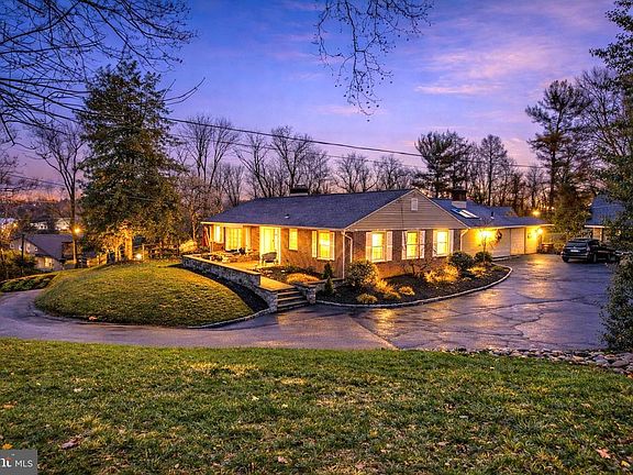 2nd image of 4 Bullens Ln