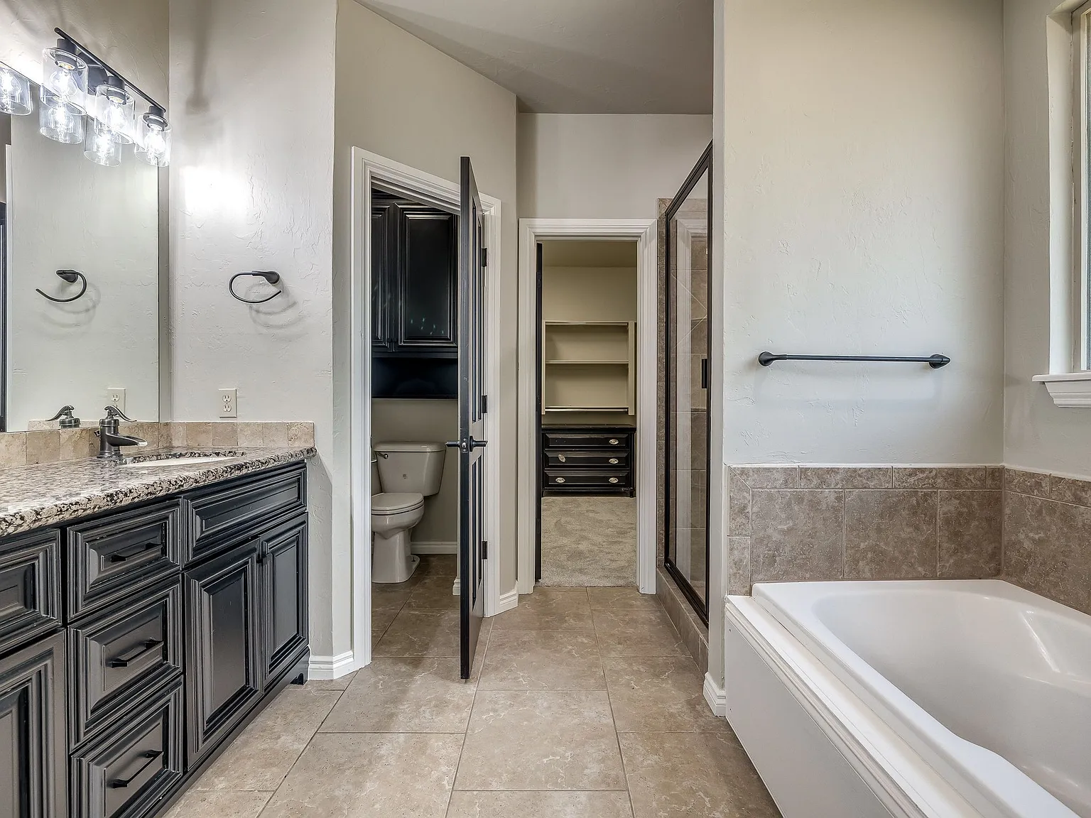 Belcaro Dr_8900 - 1 — Photo 2