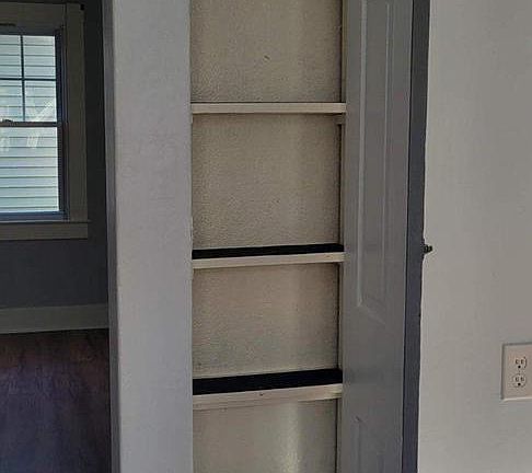 3rd image of 107 Church St
