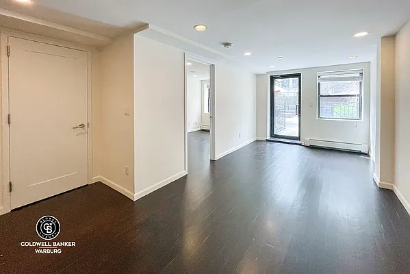 Rented by Coldwell Banker Warburg | media 11