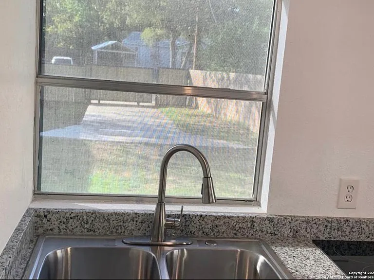 25226 Pat Pkwy #A — Photo 7