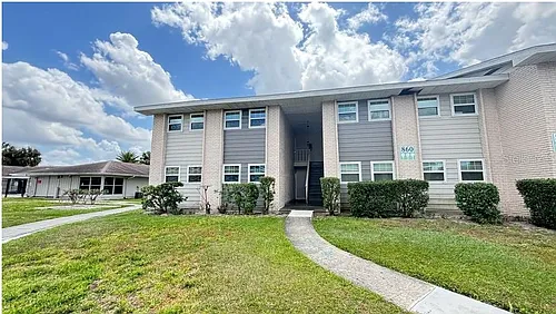 860 Sky Lake Cir Photo 1