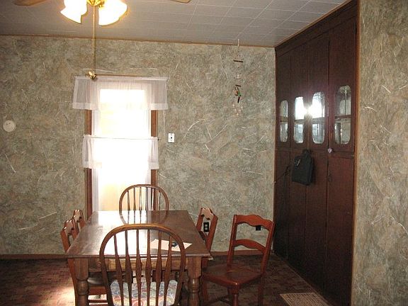 5th image of 1138 Holly Ave
