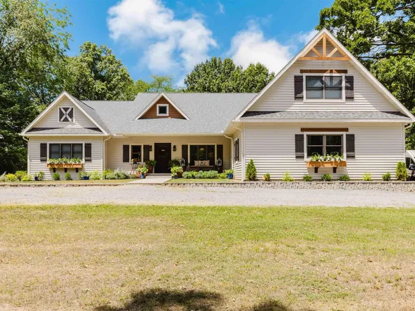 18145 Lone Oak Ter, West Frankfort, IL 62896