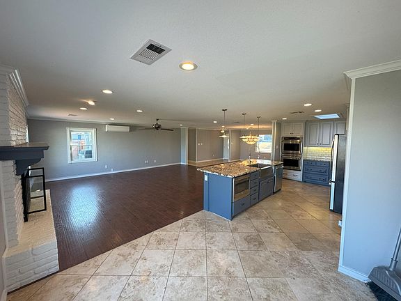 2nd image of 2825 Mount Carmel Dr