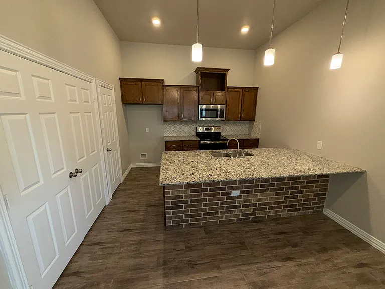 3314 Fenway Cir — Photo 4