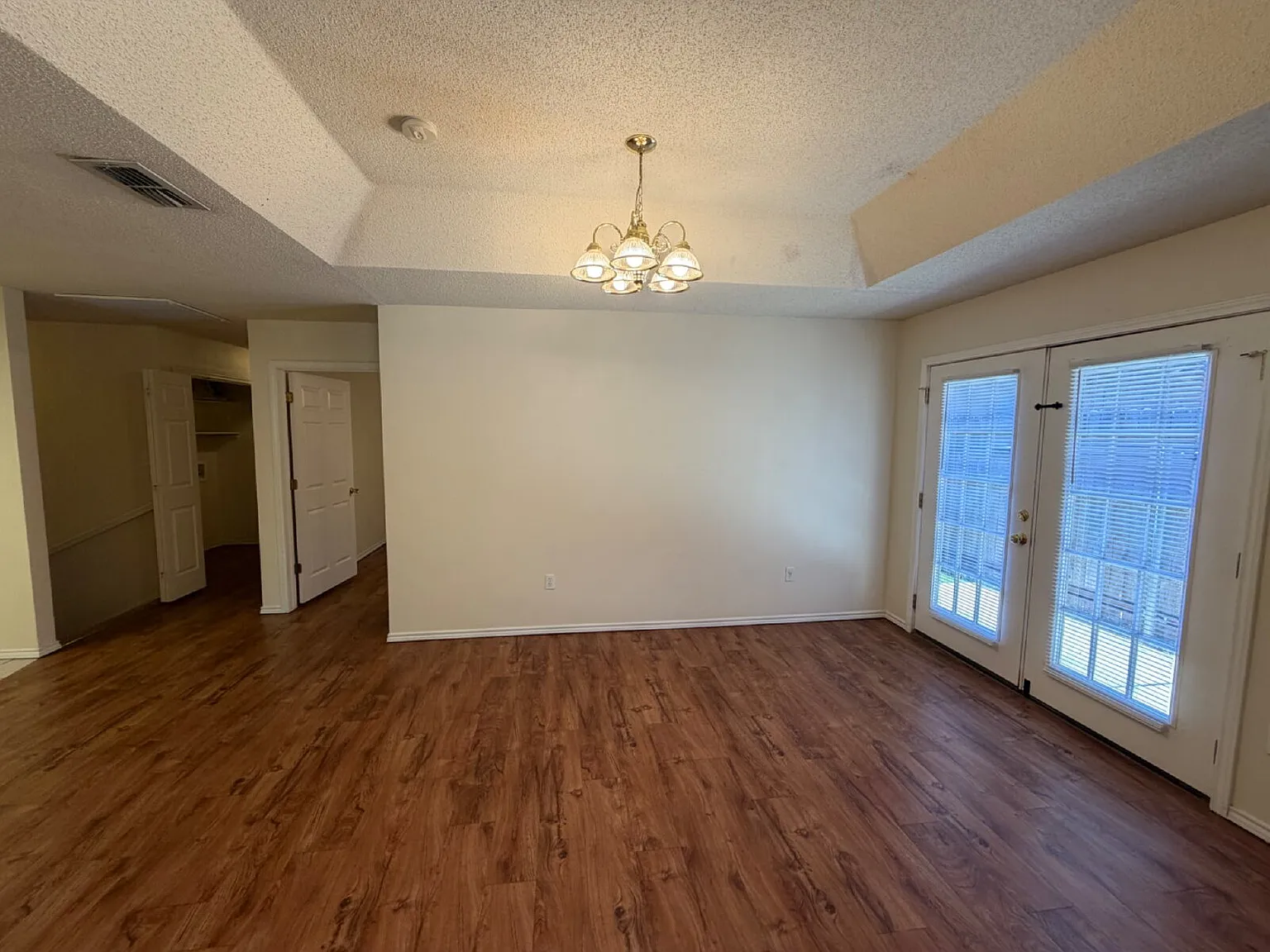 2 bed, 2.0 bath, 1589 sqft, $1,400 — Photo 3