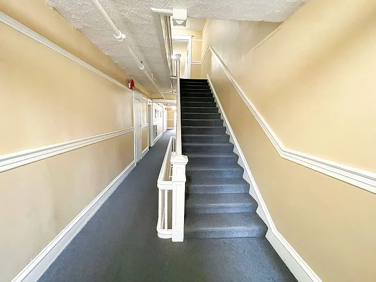 Casa Del Rey Apartments — Photo 6