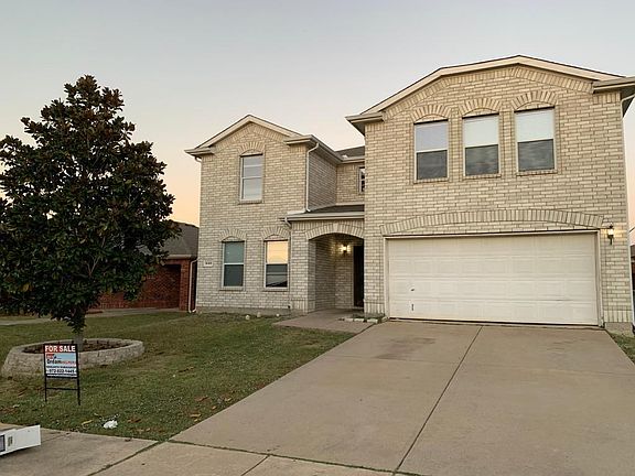 2nd image of 1649 Crown Point Dr