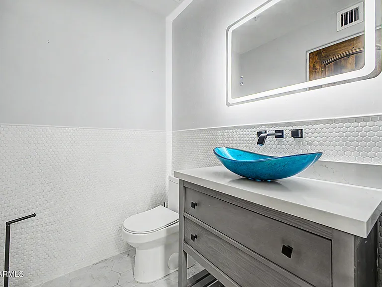 2311 E Colter St — Photo 15