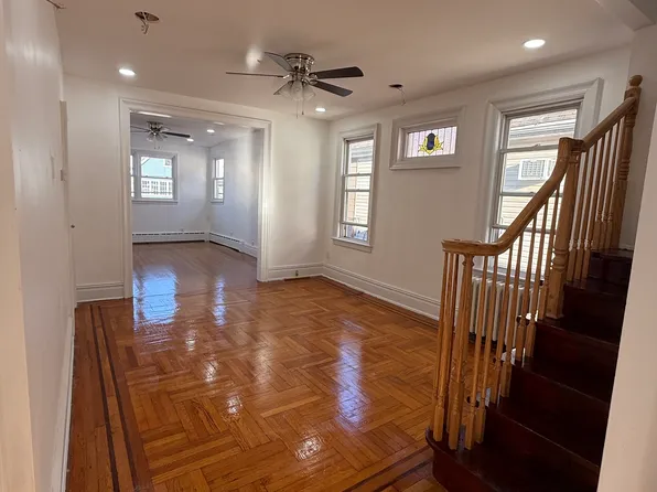 82 West 42nd Street image 2 of 23