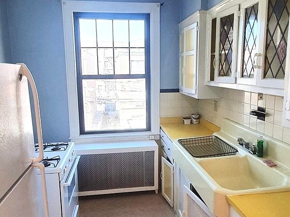 5th image of 32-36 42nd St #3F