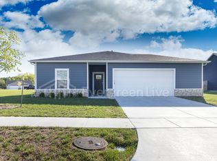 137 Burlington Dr, Mulvane, KS 67110