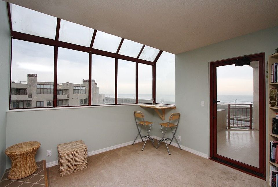 Captivating Ocean VIEW from your living room!