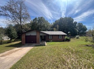 110 Hillside Ct, Daleville, AL 36322