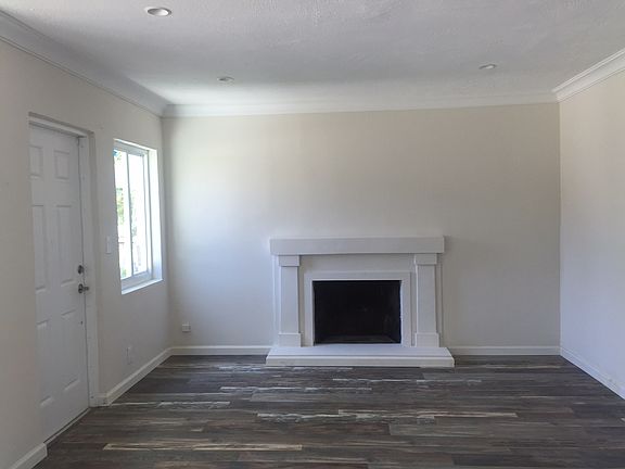 4th image of 1533 NW 5th Ave