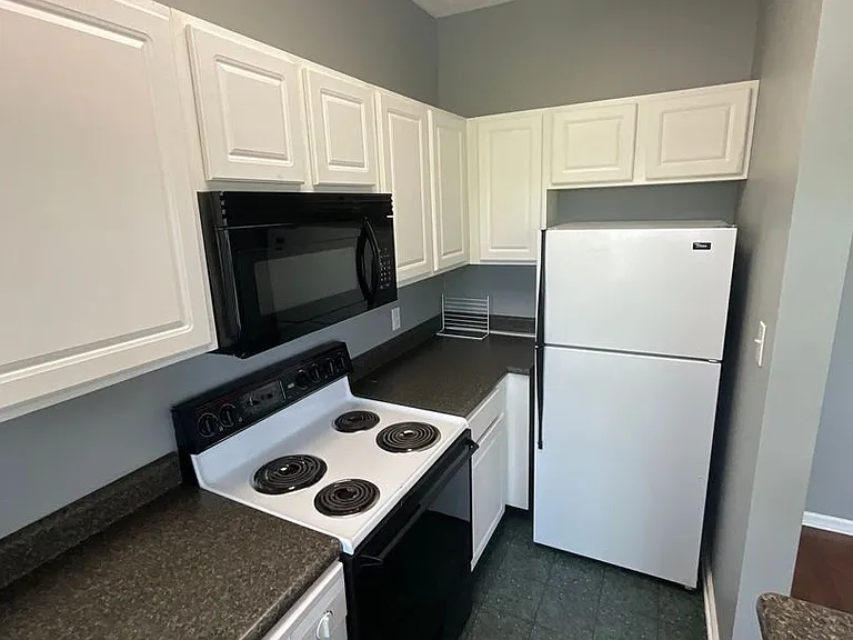 125 N Washington St — Photo 130