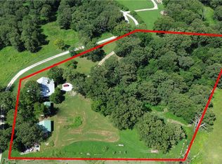 17052 Robinson Rd, Siloam Springs, AR 72761