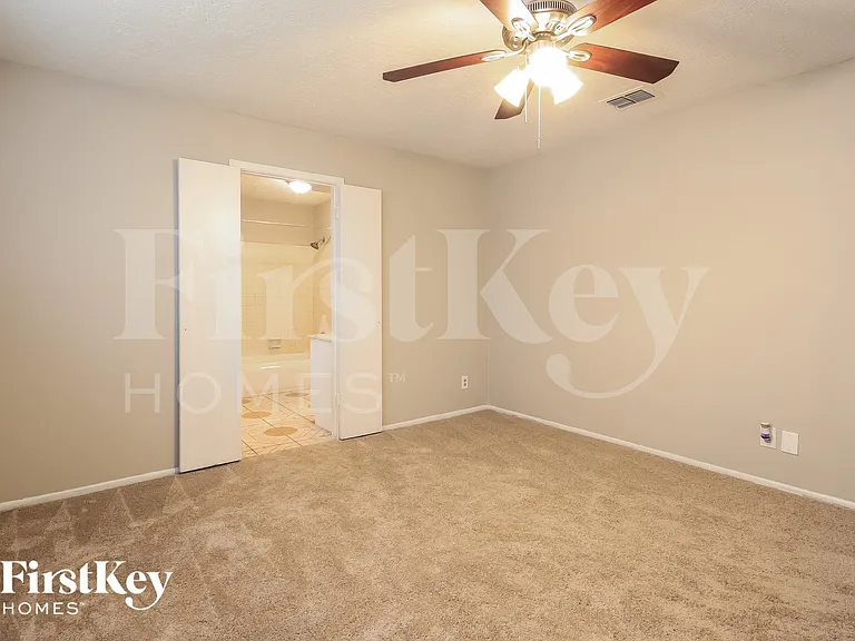 5614 Rivergate Dr — Photo 7