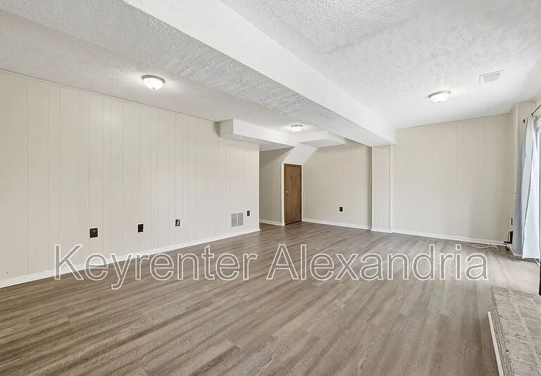 8239 Doctor Craik Ct — Photo 31