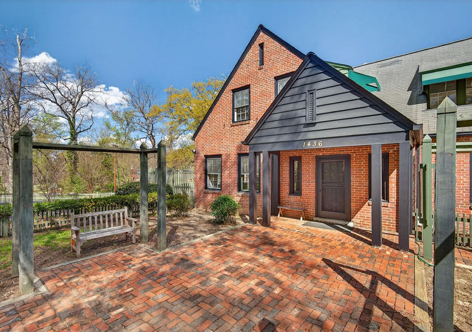 Luxurious Four Bedroom Home! — Photo 4