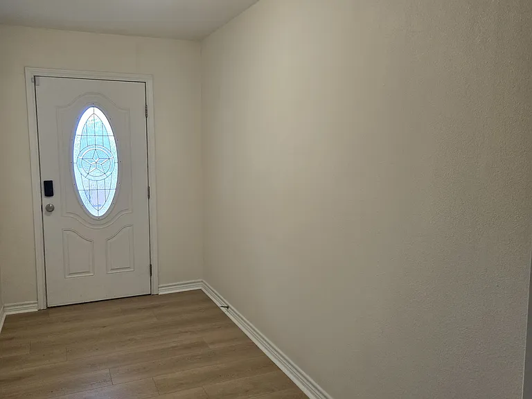 1305 Spring Creek Dr — Photo 4
