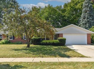 833 6th Ave, Grafton, WI 53024