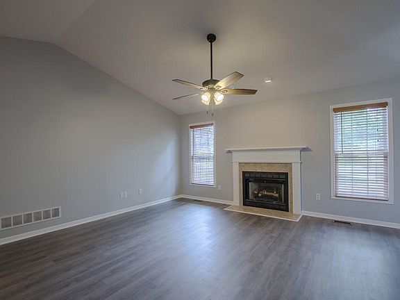 2nd image of 313 Orchard Ct