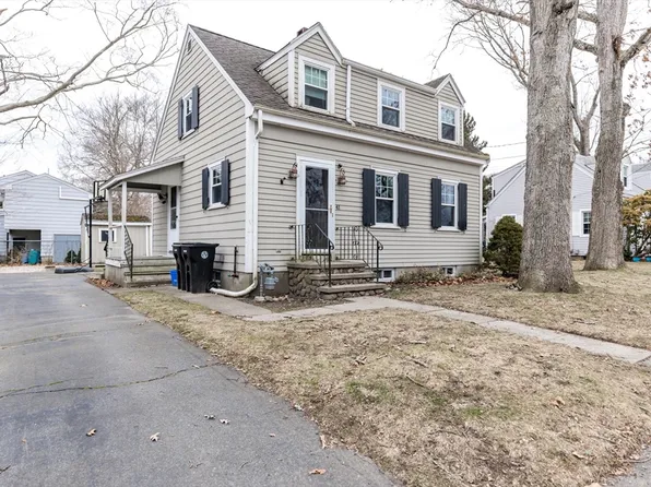41 Sheldon St, Dartmouth, MA 02747