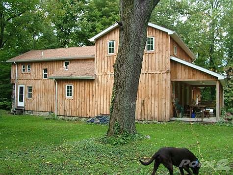 6654 Clark  ext with dog