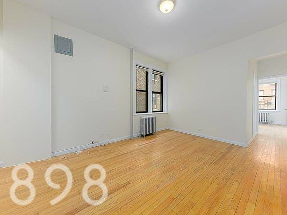 4th image of 4338 39th Pl APT 29